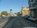 Tramvajová trať se po Rašínově nábřeží přiblížila k Jiráskovu náměstí