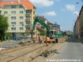 Rekonstrukce tratě mezi zastávkami Ohrada a Vápenka začala snášením panelů BKV. | 4.7.2006