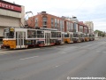 Trojice vozů T5C5 ev.č.4090+4084+4061 vypravená na linku 1 u zastávky Lehel utca, jenž sousedí se zastávkou linky 14 Róbert Károly körút, přesto se jmenuje jinak. | 12.7.2012