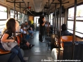 Interiér trolejbusu č. 623, vypraveného na linku č. 5. Jedná se zřejmě o starší provedení s rozlamovacími dveřmi. | 27.7.2010