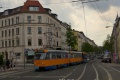 Trojice T4D+T4D+NB4 #2146+2147+912 přijíždí do zastávky Stieglitzstrasse. Povšimněte si architektonické podobnosti s drážďanskými bulváry. | 27.4.2017