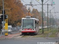 Od zastávky Vejdovského míří k hlavnímu nádraží po třídě Kosmonautů vůz Škoda LTM 03T3 Astra ev.č.204 na lince 1, dodaný do Olomouce v roce 1999. | 14.10.2013