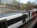 Díky tomuto sjíždění naše souprava linky 1 zastavuje a čeká, až ji předjede linka 5, v protisměru se pak blíží linka 4. | duben/květen 2011