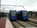 Vozy TT05 (vlevo) a TT14 ve stanici Aulnay-sous-Bois. Na kolej u nástupiště vpravo přijíždějí zde vlaky RER ze stanice Paris Gare de l´Est | 25.8.2009