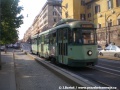 Piazza Vittorio Emanuele II, tramvajový vůz TAS Stanga na lince č. 5 ve směru Piazza dei Gerani dobržďuje do zastávky Vittorio Emanuele. | duben 2010
