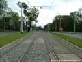 Přímý úsek tramvajové tratě od křižovatky Octárna, po obnově trávníků na obou stranách od kolejí, trávník na pravé straně byl následně nahrazen velkou dlažbou