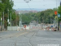 Celkový pohled na stísněný prostor tramvajové tratě v oblasti zastávek Prašný most během výstavby tunelového komplexu Blanka | 16.5.2010