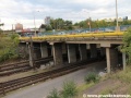 Most v Chodovské ulici překračuje kolejiště železničního odstavného nádraží Praha-Jih. | 27.9.2012