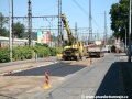 Probíhající pokládka velkoplošných panelů BKV na čerstvý asfaltový koberec. | 29.6.2011