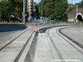 Dokončené kolejové esíčko mezi zastávkami Svatoplukova a Divadlo Na Fidlovačce je i po opravě z velkoplošných panelů BKV. | 19.6.2007