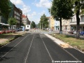 Kolejiště v prostoru zastávek Lotyšská kryje asfaltový zákryt z důvodu snazší údržby. | 24.6.2011