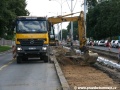 Odbagrovávání tělesa tratě mezi Dvorci a Kublovem. | 23.7.2011