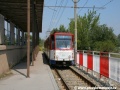 I druhé slovenské tramvajové město Košice disponuje železničními kolejemi. Zde KT8D5 ev.č.530 přijíždí do zastávky Válcovna | 7.8.2005
