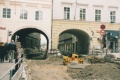 Tramvajová trať na Smetanově nábřeží sice zaplavena nebyla, ale voda pronikla do podloží a vymlela zde velké dutiny, které bylo nutné opravit. | 14.10.2002
