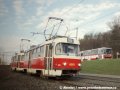 Kromě tramvají typu T6A5 a RT6N1 byly v druhé polovině 90. let novinkou ve vozovém parku také vozy T3M2-DVC. Na snímku je zachycena souprava prvních dvou nových vozů T3M2-DVC ev.č.8051+8009 na lince 19 na Krejcárku | 18.4.1997