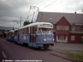 Třetí soupravou T2R na „dlouhé“ lince 11 tvořily vozy T2R ev.č.24+25, na snímku stoupají z Dolního Hanychova k zastávce U Kostela. | 23.8.1998