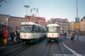 Míjení souprav T3SUCS #61+#62 a T3M.04 #78+#79 v zastávce Šaldovo náměstí. | 23.12.1998