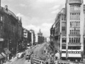 Křižovatka Můstek po zřízení předjízdných kolejí směrem k náměstí Republiky. | po roce 1947