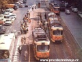 Vozy T3 přebírají vládu nad tramvajovou dopravou, pomník svatého Václava se objíždí zprava. | 1973