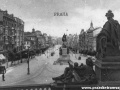 Václavské náměstí, kdy koleje již nebyly přímo u chodníků, ale přesto ještě byly od sebe vzdálené 16 metrů. | po 1910
