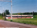 Prototypový vůz RT6N1 ev.č.0028 na vloženém spoji linky 3 obrací ve smyčce Sídliště Modřany. | 31.5.1996