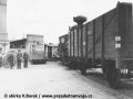 Vlečný vůz ev.č.830 a motorový vůz ev.č.412 po srážce s lokomotivou v Českomoravské ulici | 10.9.1944