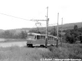 Souprava vozů T3 ev.č.6521+6520 najíždí na trasu linky 12 oblouky tratě u motolských rybníků. | 3.9.1979