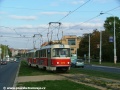 Souprava vozů T3 ev.č.6710+6705 vypravená na linku 18 stoupá od Hradčanské na Prašný most | 13.10.2004