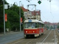 Souprava vozů T3 ev.č.6714+6715 vypravená na linku 34 uhání po Evropské ulici k zastávce Hadovka. | 13.6.2004