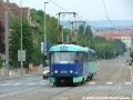 Souprava vozů T3 ev.č.6750+6751 vypravená na linku náhradní dopravy 34 se zbytky celovozové reklamy uhání od zastávky Hadovka k Bořislavce. | 13.6.2004