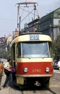 Zastávka tramvají Muzeum s vlakem linky 29 vedeným vozem T3 ev.č.6782. | 1972