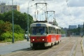 Souprava vozů T3SU #7001+7002 vypravená na linku 22 míří k zastávce Na Groši. | 13.8.2004
