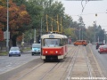 Souprava vozů T3SUCS ev.č.7027+7037 vypravená na linku 22 klesá Bělohorskou ulicí k zastávce Břevnovský klášter. | 12.10.2012