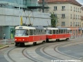 Souprava vozů T3SUCS ev.č.7140+7141 vypravená na linku 26 v oblouku z ulice V Olšinách do zastávky Strašnická. | 30.7.2004
