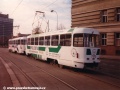 Souprava vozů T3SUCS ev.č.7173+7172 vypravená na linku 18 manipuluje v prostoru původního kolejového uspořádání smyčky Vozovna Pankrác. | 1994