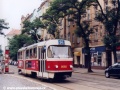 Vůz T3M ev.č.8092 vypravený na záložní vlak 14 opustil zastávku Dělnická a vyčkává na světelné signalizaci na udělení signálu volno. | 26.7.2003