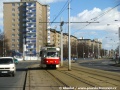 Vůz T3R.PV ev.č.8153 vypravený na linku 19 opustil zastávku Hloubětín a po trati tvořené velkoplošnými panely BKV uhání na Kbelskou. | 27.2.2010