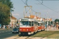 Novotou zářící souprava vozů T3R.P ev.č.8335+8336 na odkloněné lince 5 opustila tramvajové nádraží na Hradčanské a míří do Podbaby. | 4.9.2002