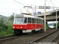 Vůz T3R.P ev.č.8409 vypravený na linku 6 u zastávky Přístaviště zatahuje do smyčky Nádraží Braník. | 30.6.2004