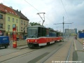 Souprava vozů T6A5 ev.č.8609+8610 vypravená na odkloněnou linku 4 stanicuje v zastávce Kbelská. | 26.7.2007