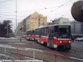 Souprava vozů T6A5 ev.č.8639+8640 projíždí Karlovým náměstím na zadní sběrač. Během zkušebních jízd se testovala jízda na oba sběrače. | 2.2.1996