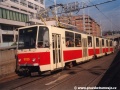 Vůz KT8D5 ev.č.9029 vypravený na sedmnácté pořadí linky 3 opustil zastávku Vltavské a jak Pragotron hlásá, míří do konečné zastávky Modřany, inu občas se něco nepovede :-) | září 1995