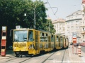 Vůz KT8D5 ev.č.9042 vypravený na linku 39 přejíždí přes kolejový přejezd v zastávce Hlavní nádraží. | 5.8.2003