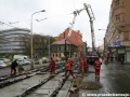 Podbetonování kolejové konstrukce systému W-tram v protiobloucích pod zastávkou Palmovka s využitím betonové pumpy. | 13.4.2011