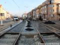 Dokončovaný zákryt tratě na křižovatce ulice V Olšinách a Ruská. | 16.11.2013