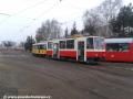 Čelní článek „B“ muzejního vozu KT8D5 ev.č.9048 posunovaný pracovním vozem T3M ev.č.5550 v areálu Opravny tramvají.  | 19.2.2014