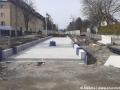 Konec betonové vany umísťované pod konstrukci koleje W-tram ve Vlastině ulici u Evropské ulice. | 24.03.2023
