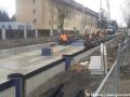 Ve Vlastině ulici pokračuje výstavba tratě systémem W-tram ve zřízené odhlučněné vaně již bezprostředně u Evropské ulice. | 29.03.2023