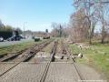 V úseku zastávek Pražský hrad -  Brusnice byl zatravněný zákryt tramvajové tratě použit vůbec poprvé v České republice. Od kolejnic byl trávník oddělen speciálními železobetonovými prefabrikáty s imitací žulové dlažby, zakrývajícími upevňovadla. Tyto  prefabrikáty jsou pečlivě odstraňovány. | 22.03.2026
