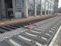 Pražce tramvajové tratě podél Legerovy ulice čekají na své kolejnice. | 29.03.2026